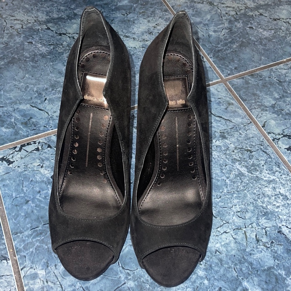 Dolce Vita peep toe pump